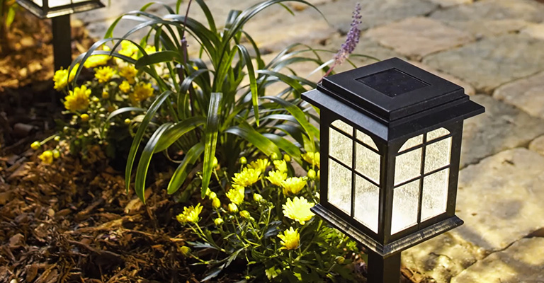 Best Outdoor Light Fixture Buying Guide