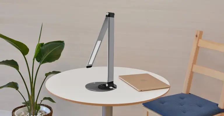 TaoTronics Aluminum Alloy Dimmable LED Desk Lamp with USB Charging Port