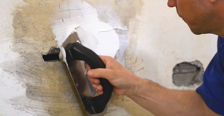 Use Drywall Compound on Plaster Walls