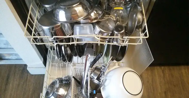 Cons of Using Rinse Aid in a Bosch Dishwasher
