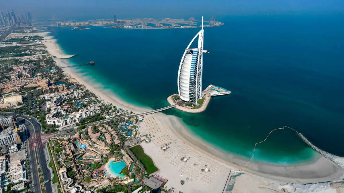 dubai Moving to Dubai, Buying Real Estate & Helpful Tips