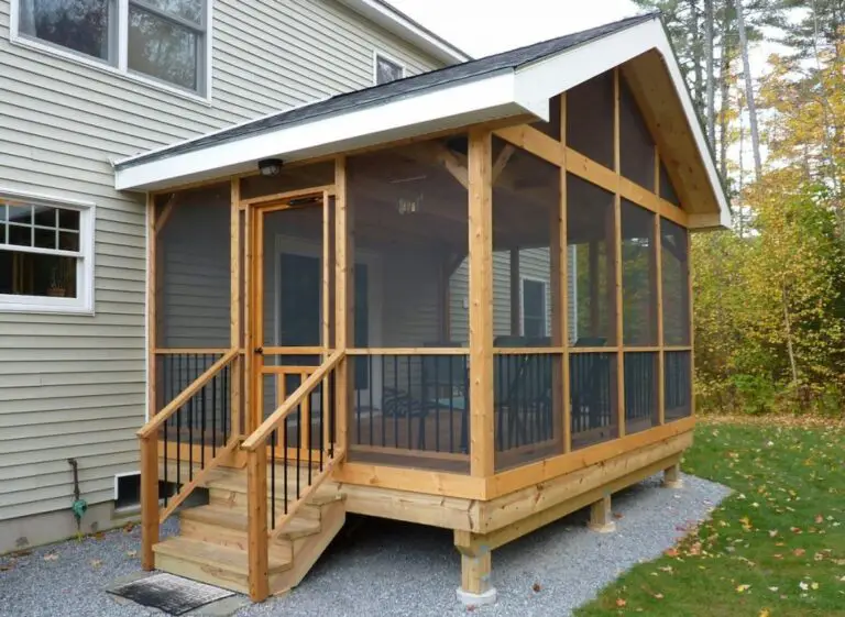 Your Helpful Guide to Screen Porch Installation