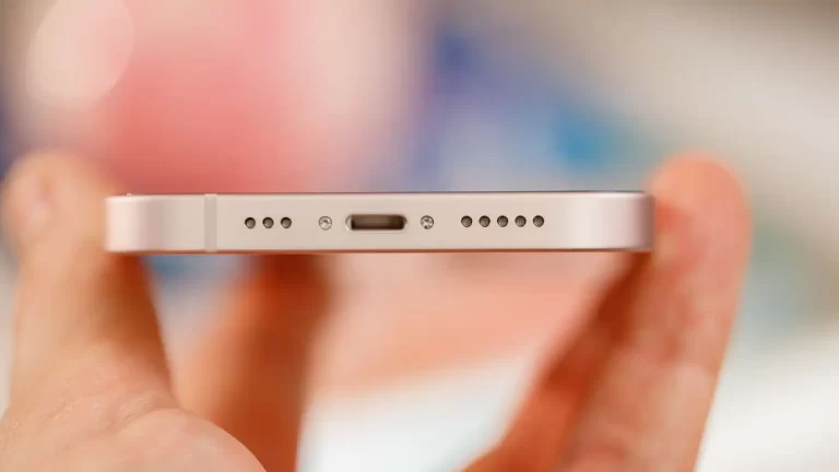 How to Clean iPhone Charging Port: Simple and Effective Tips