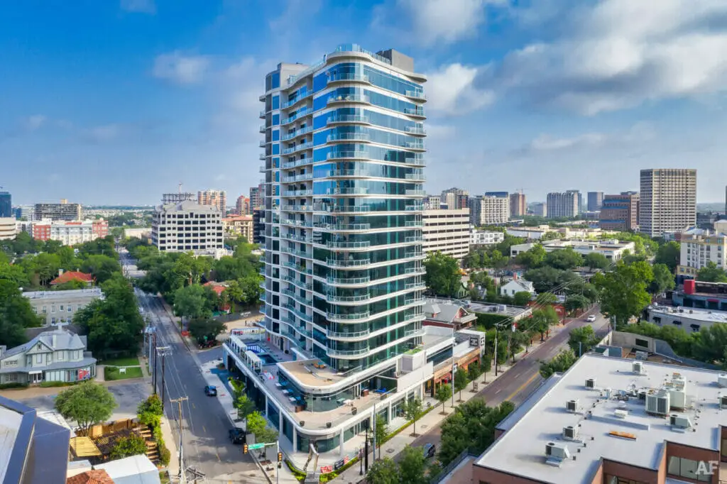 one uptown dallas tx building photo 1024x682 1 5 Modern Condominium Complex in US For Luxury Living
