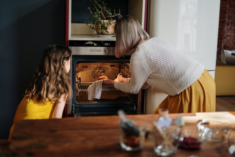 Oven Cleaning Hacks: Quick and Easy Tips