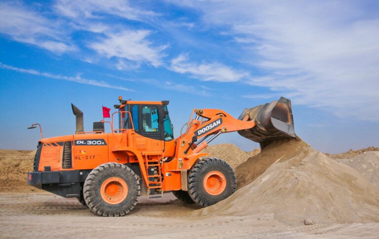 The Advantages of Outsourcing Heavy Machinery for Construction Projects